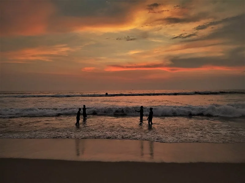 Day 2: Pool Party | Beach Walk | Café Visit | Departure