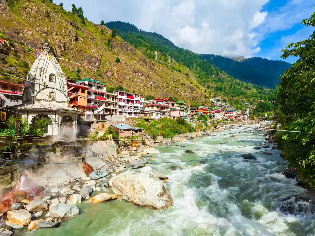 Day 1: Arrival in Kasol | Manikaran Sahib | Chalal Village | Artist Night