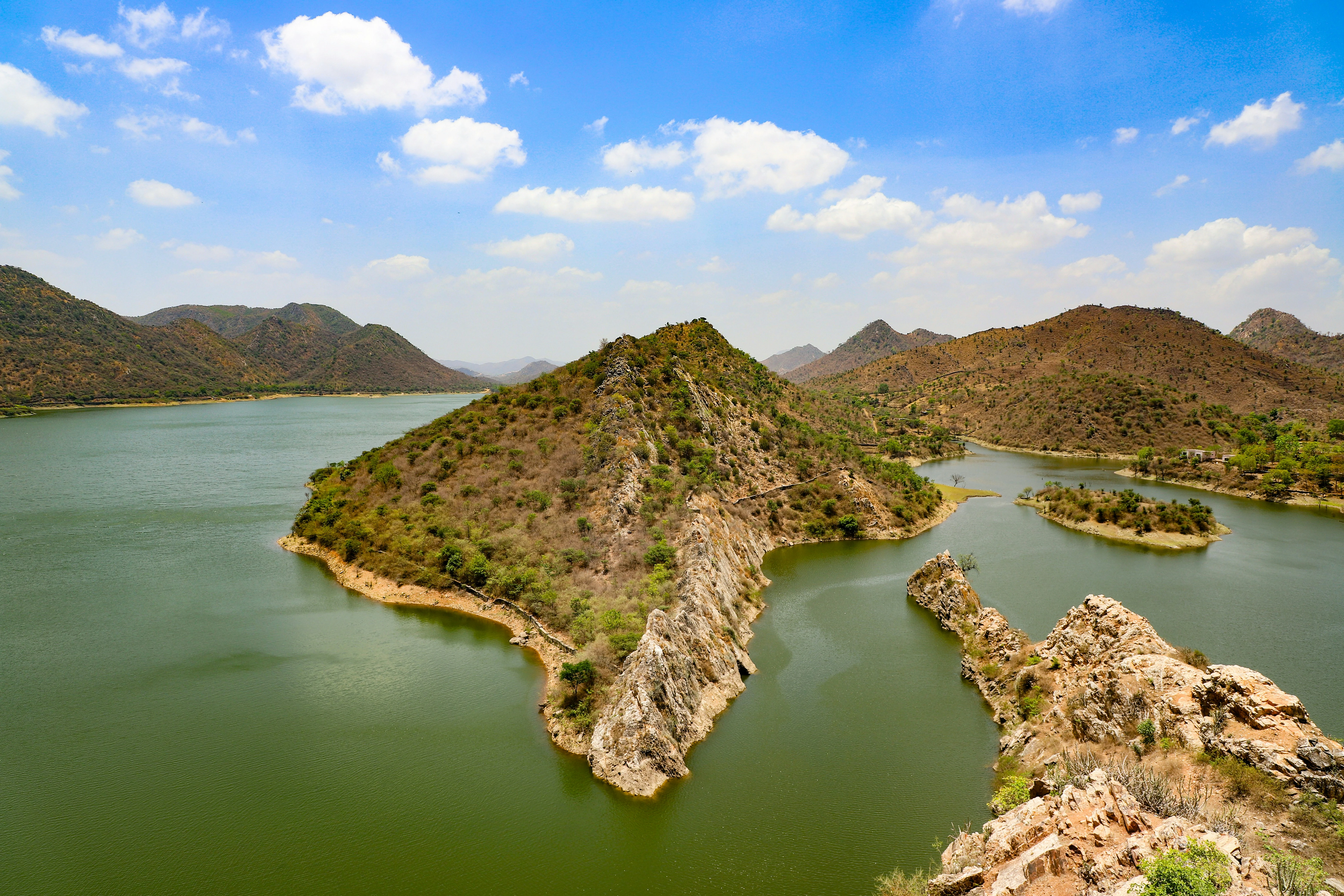 Day 1: Arrival in Udaipur | Sajjangarh Fort | Bahubali Hills | Udaipur City Gems | Artist Night